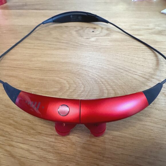 Samsung Gear Circle Wireless Headphones, Around the Neck Design, Red - Picture 9 of 16